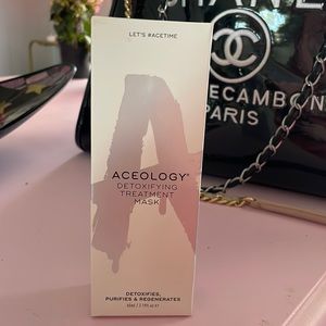 Aceology detoxifying treatment mask